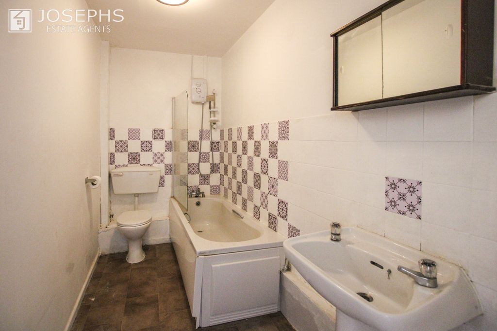 Property photo 2 of 5