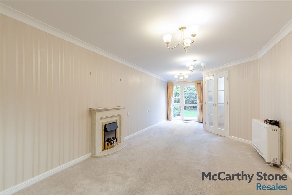 Property photo 3 of 20 8681835-Interior14.Jpg