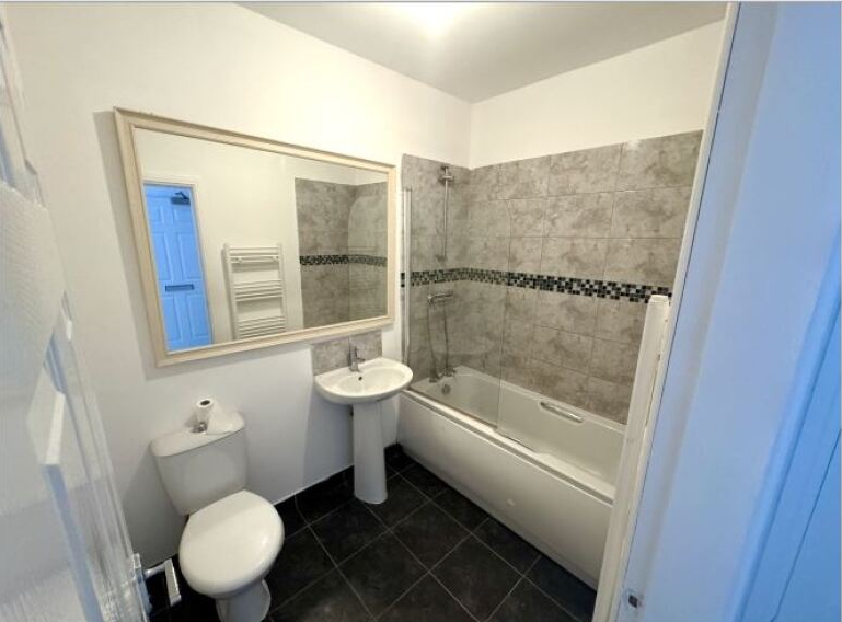 Property photo 3 of 4