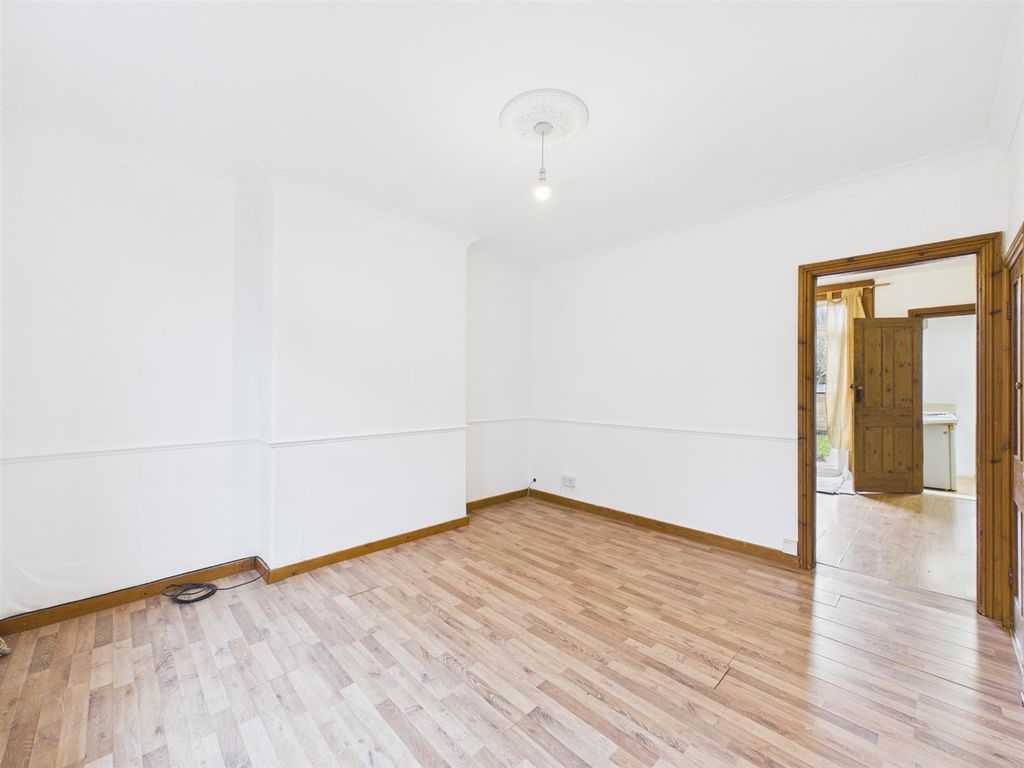 Property photo 2 of 13 Cam02885G0-Pr0557-Still001.Jpg