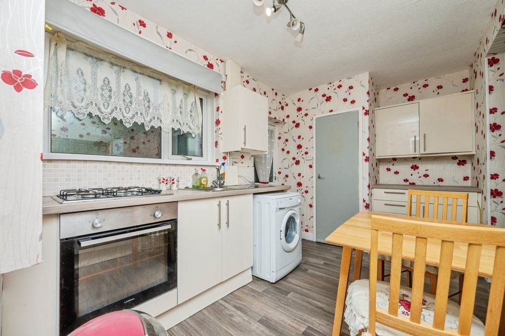 Property photo 3 of 14