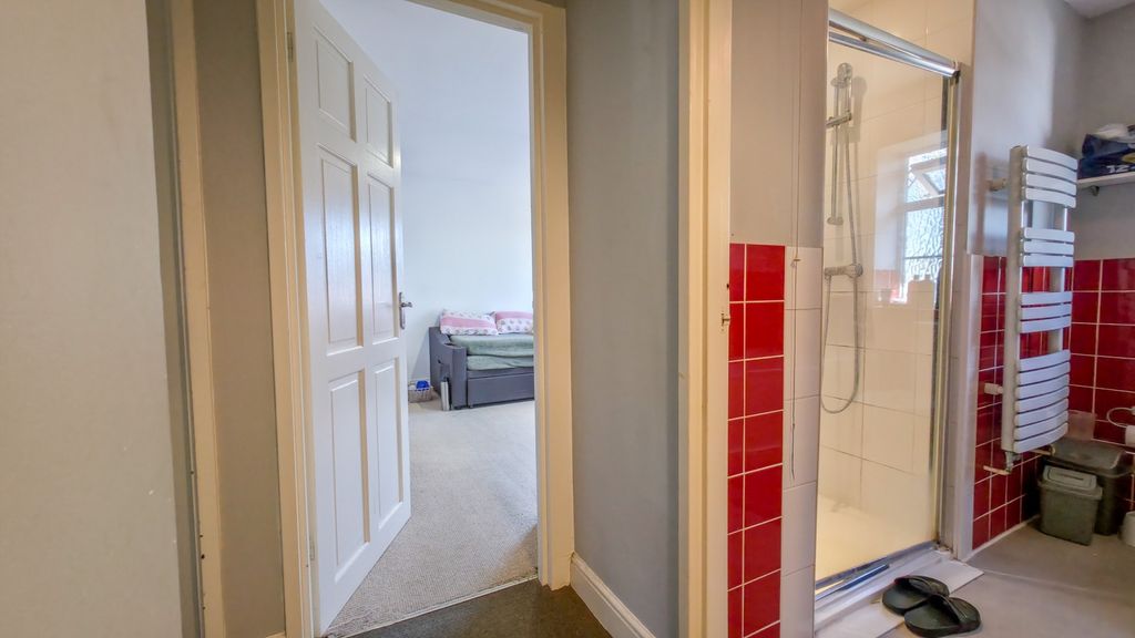 Property photo 2 of 25 20260321_142442