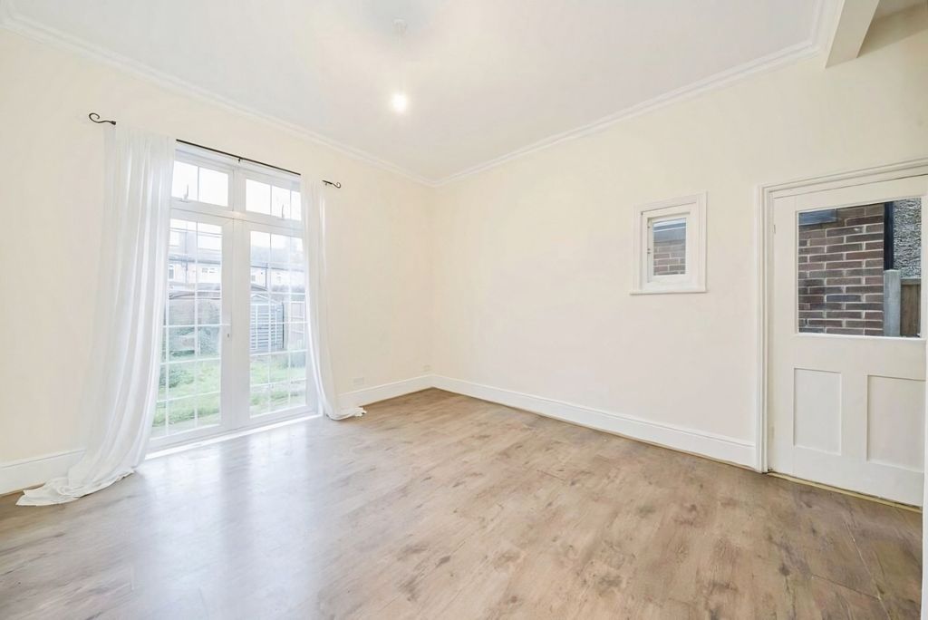 Property photo 2 of 9 Reception Room