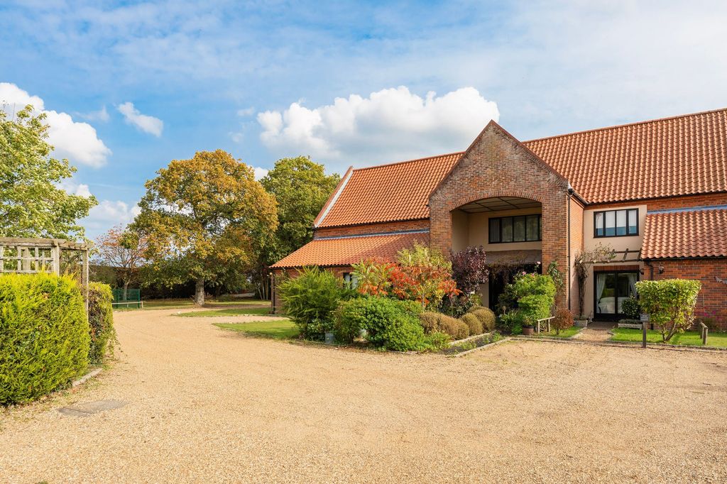 Property photo 1 of 24