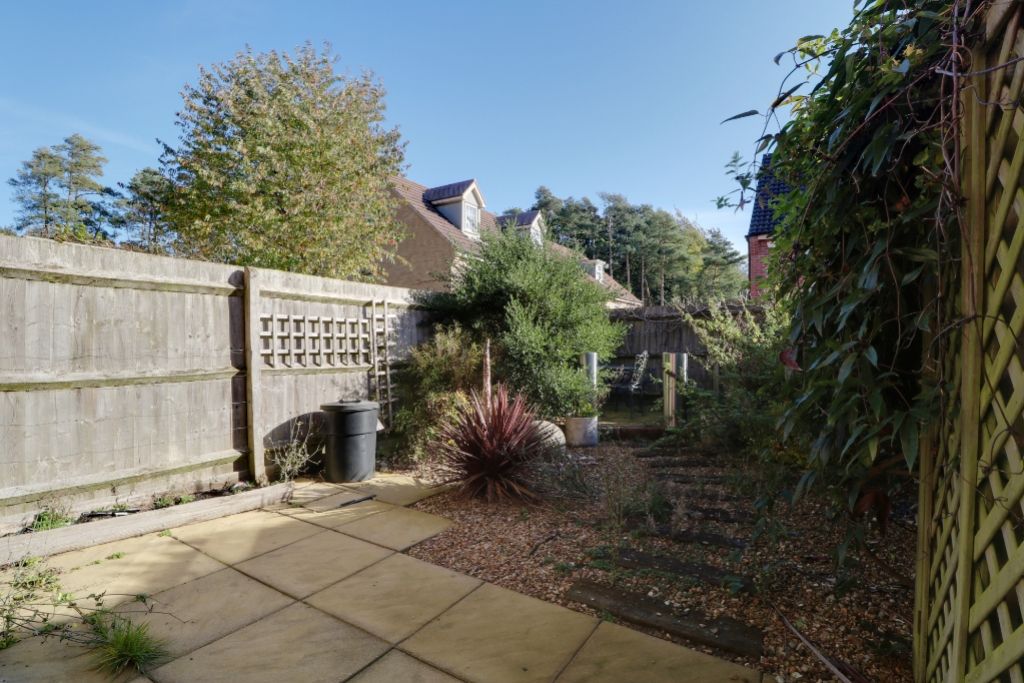 Property photo 2 of 18 Back Garden