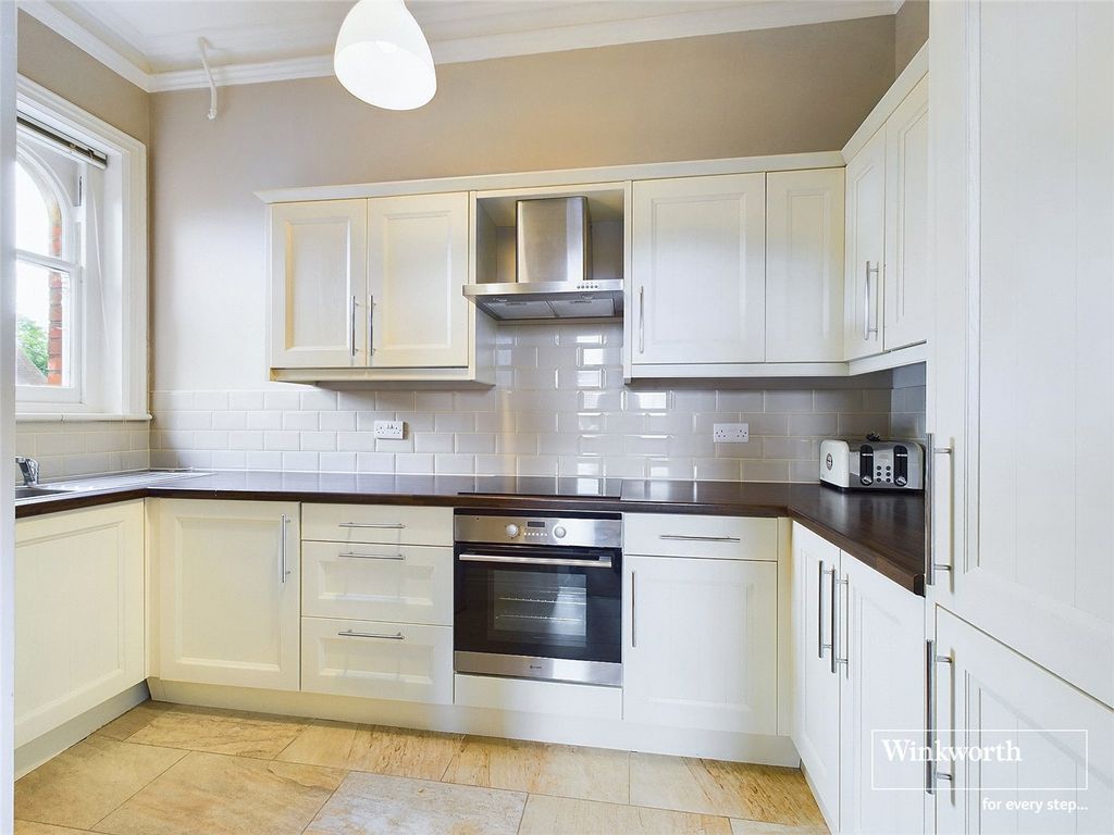 Property photo 3 of 11 Picture No. 35