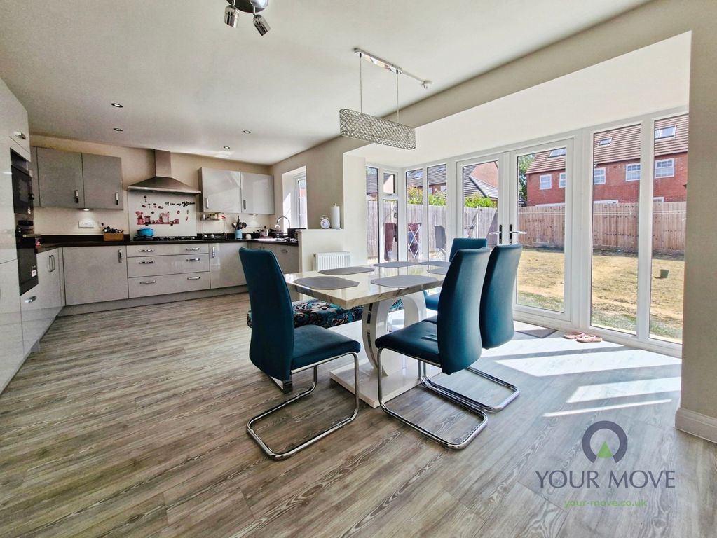 Property photo 3 of 17 Kitchen/Diner
