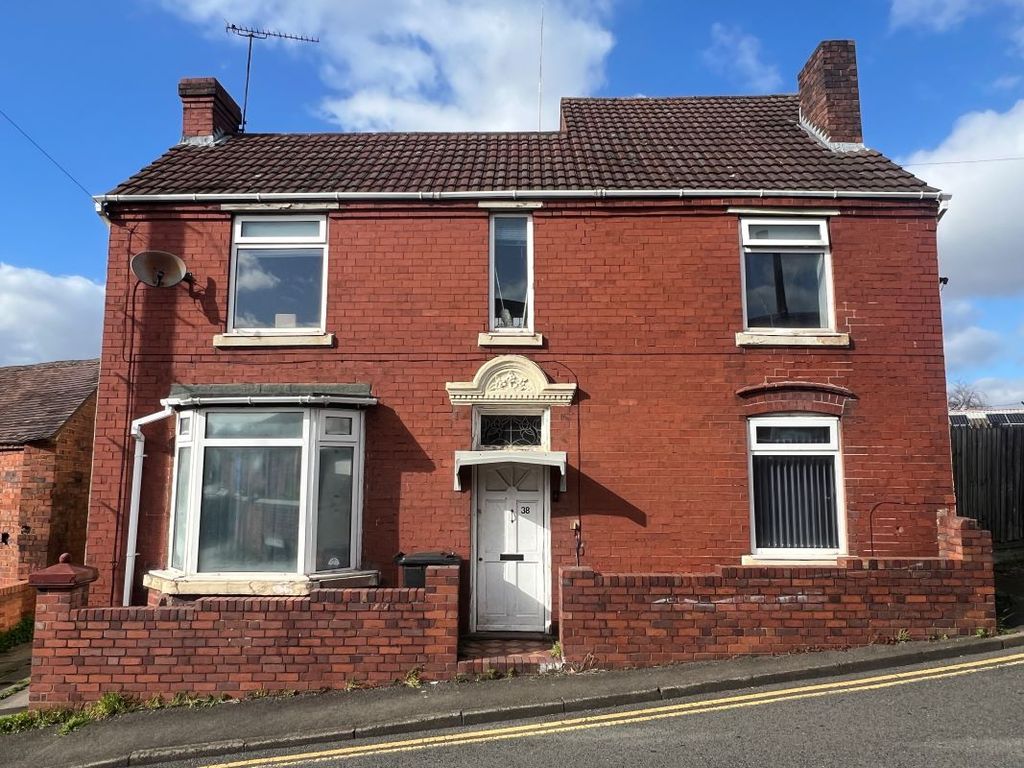 Property photo 1 of 12