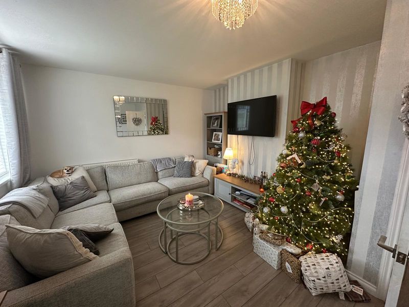 Property photo 3 of 10 Photo 4