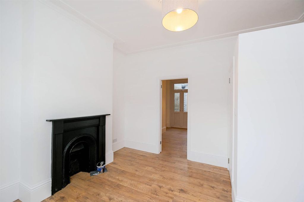 Property photo 3 of 30 Cairo Road