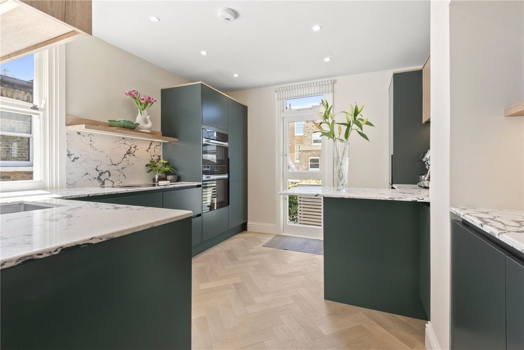 Property photo 3 of 14 Kitchen