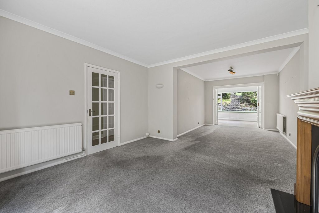 Property photo 3 of 36