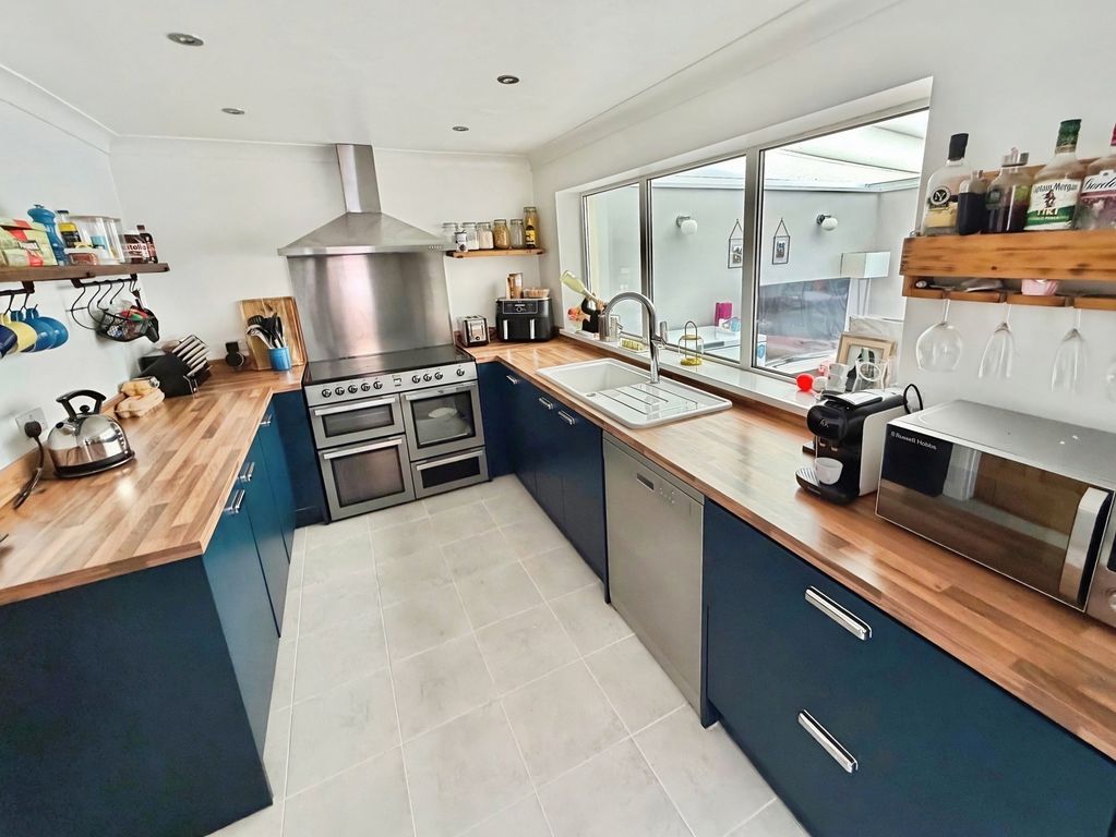 Property photo 3 of 16 Pbox-Img.Jpg