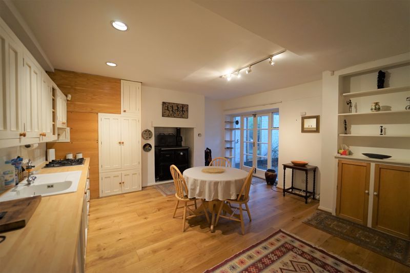 Property photo 2 of 12 Photo 11