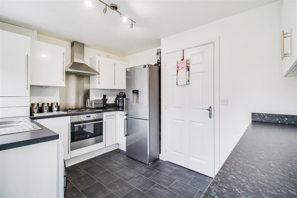 Property photo 2 of 13