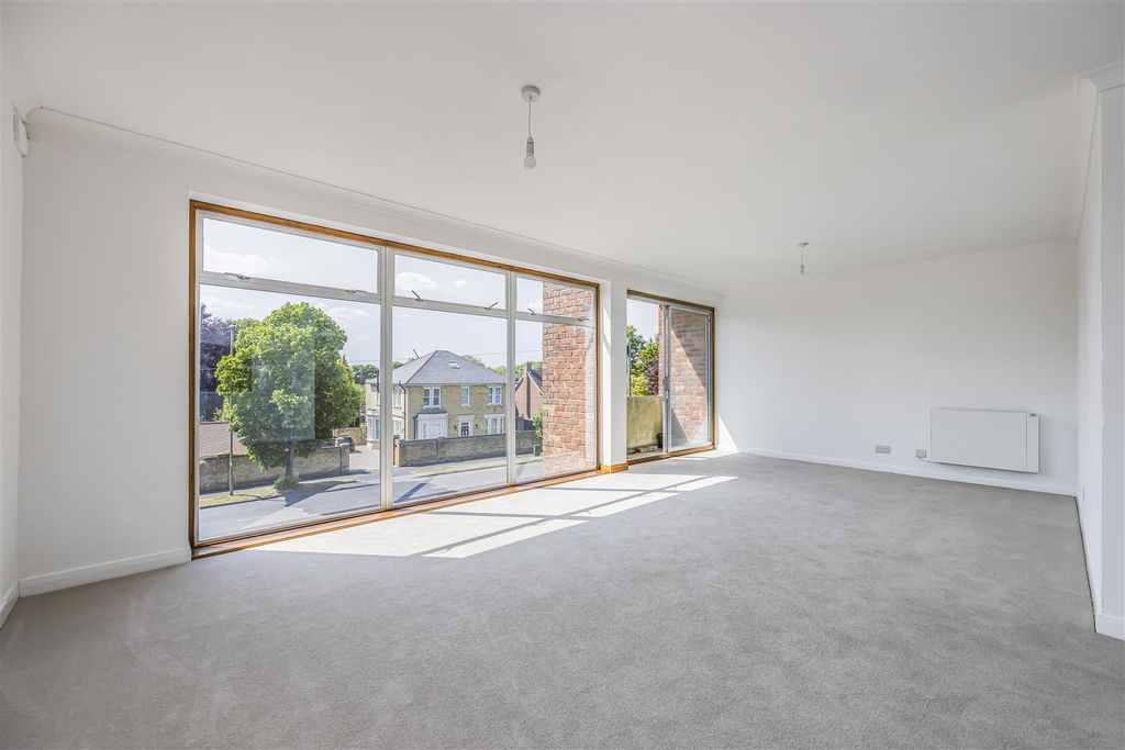 Property photo 2 of 13 9 Longmead Court, Langstone-Porticomarketing-Nexa-