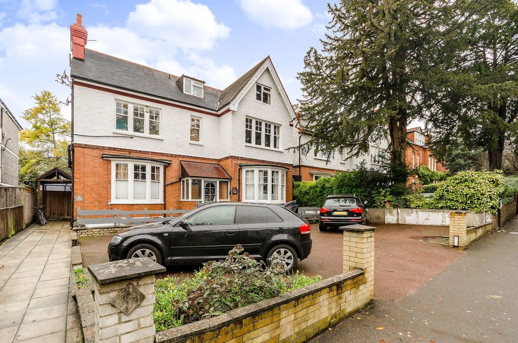 Property photo 1 of 8