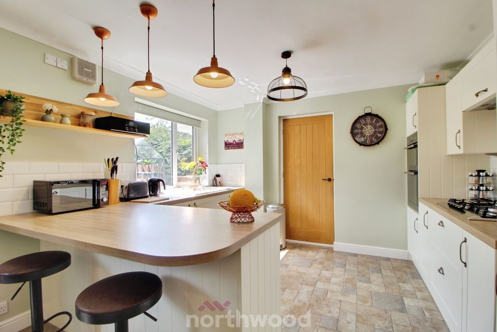 Property photo 1 of 36