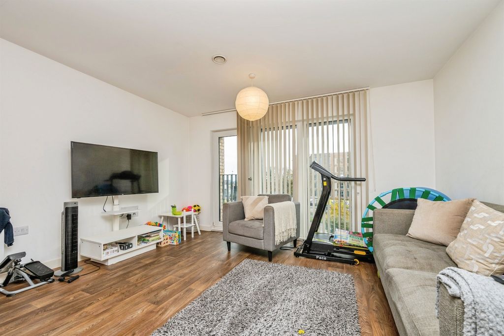 Property photo 3 of 13