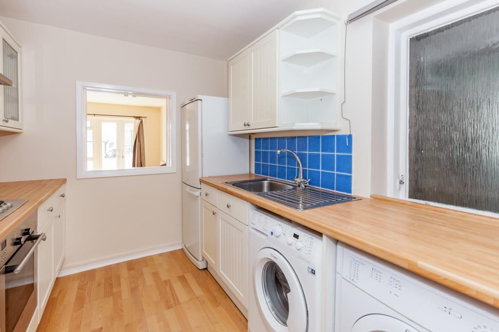 Property photo 1 of 10 Kitchen