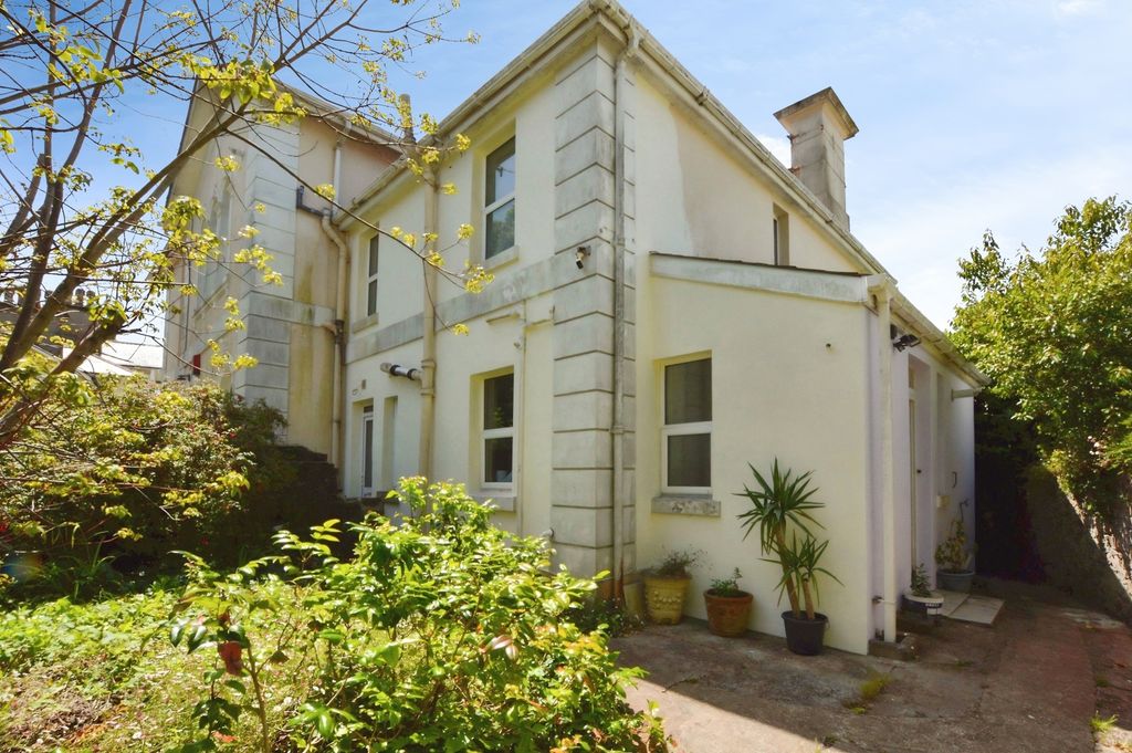 Property photo 1 of 17 Pbox-Img.Jpg
