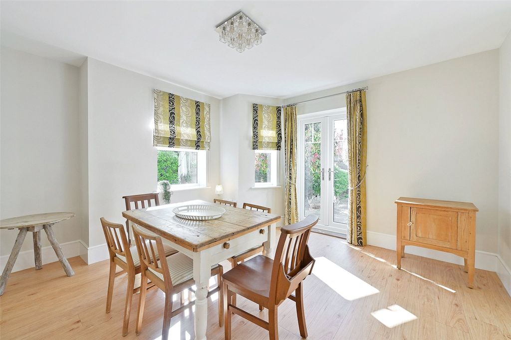 Property photo 3 of 11 Dining Room