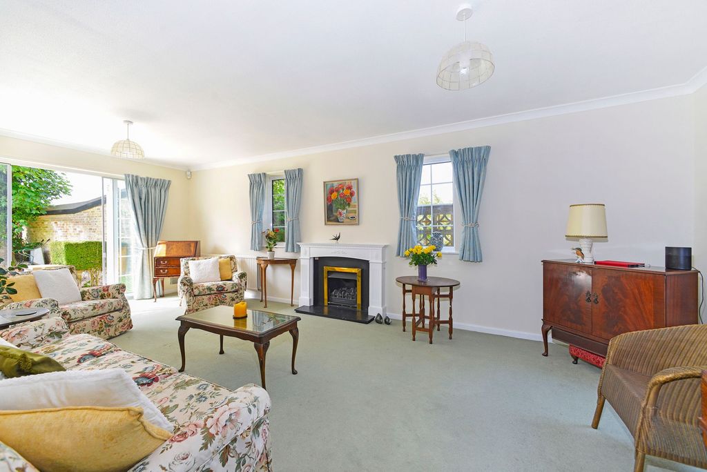 Property photo 2 of 16 Photo 2