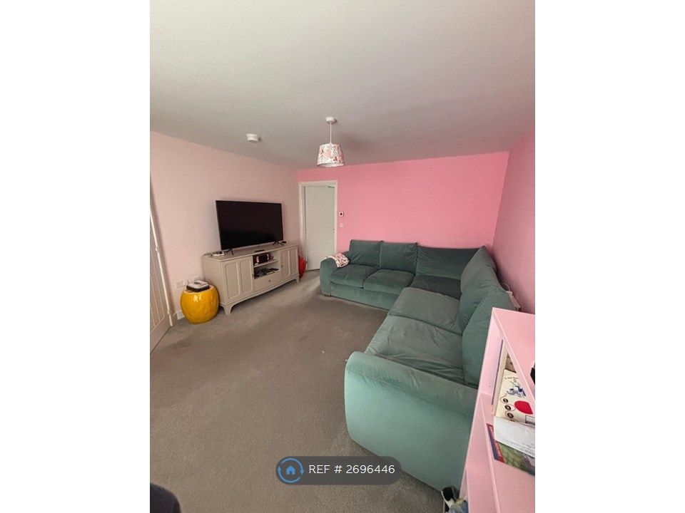 Property photo 3 of 16 Living Room