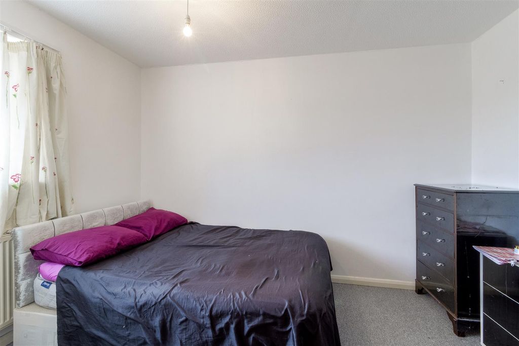 Property photo 3 of 5 Senwick Drive - 005.Jpg