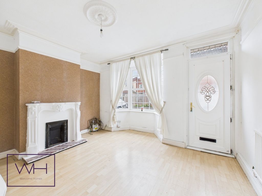 Property photo 3 of 15 Cam03785G0-Pr0312-Still003