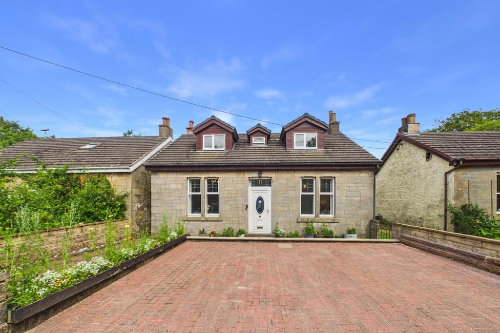 Property photo 1 of 32