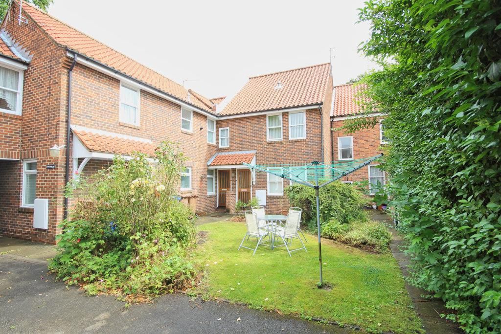 Property photo 1 of 11 5 Kings Court Cottingham (2)_Lzn.Jpg
