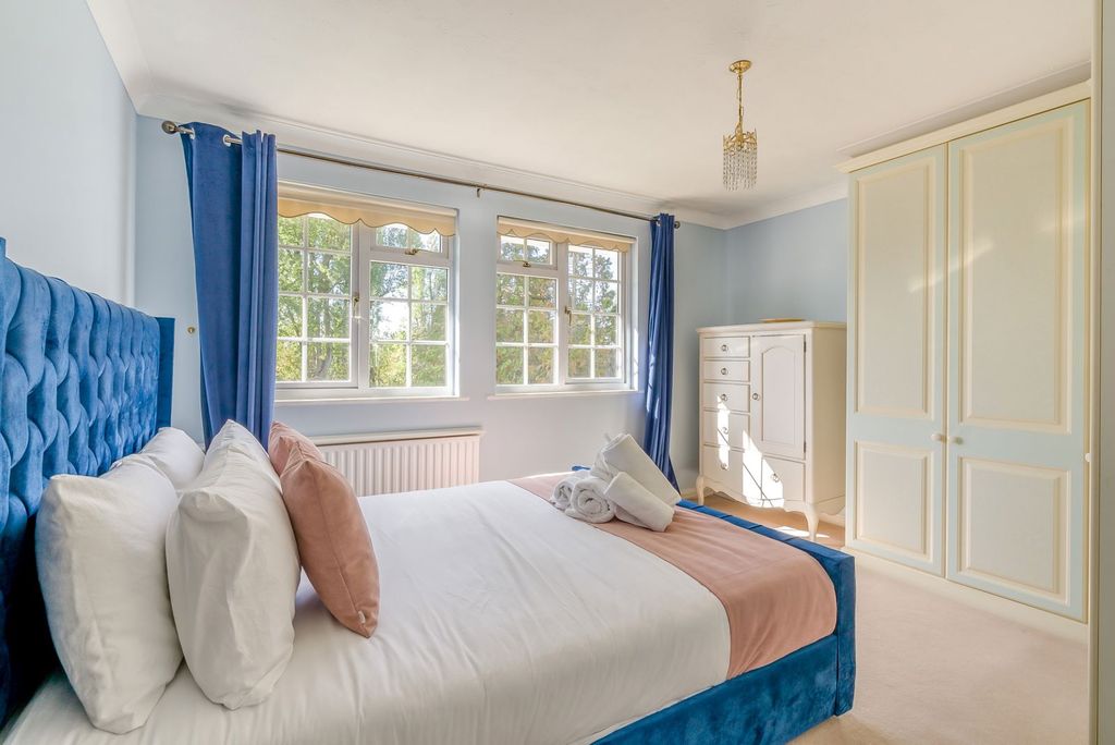 Additional image 15 of 4 bed detached house for salePotters Heights Close, Pinner HA5