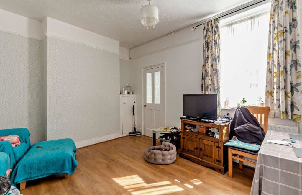 Property photo 3 of 11