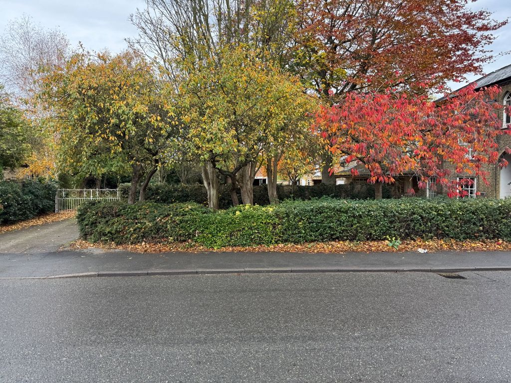 Property photo 1 of 6