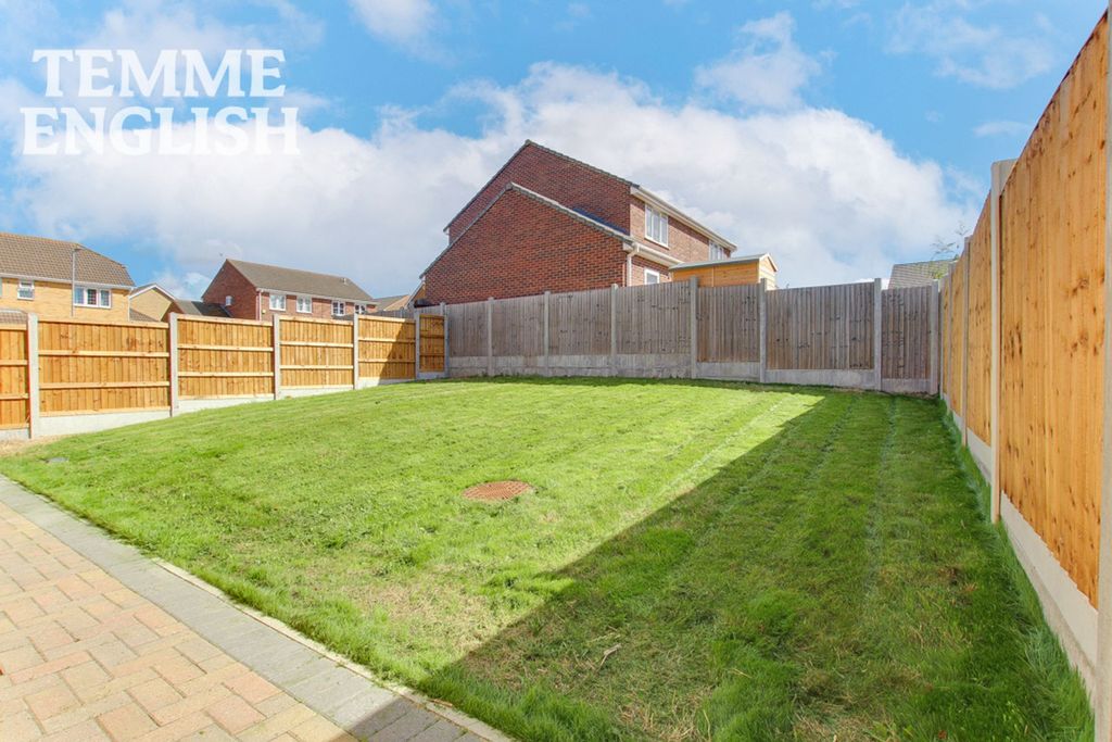 Property photo 2 of 31