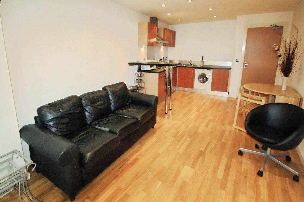 Property photo 3 of 7 Picture No. 14