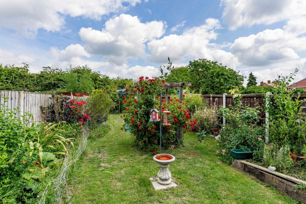 Property photo 2 of 21