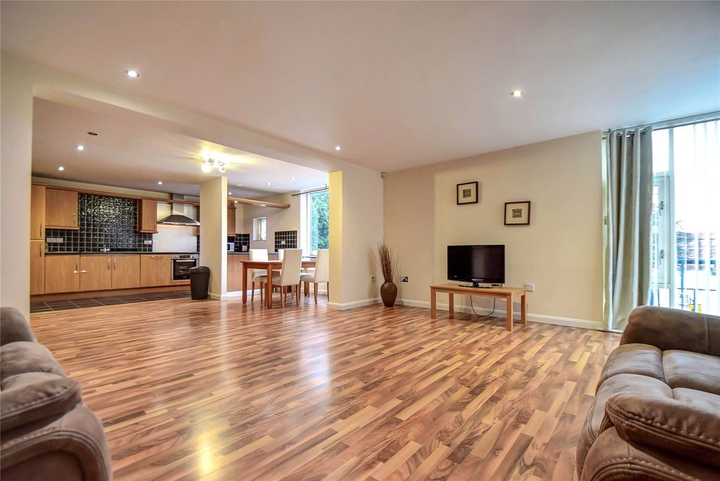 Property photo 2 of 15 Picture No. 03