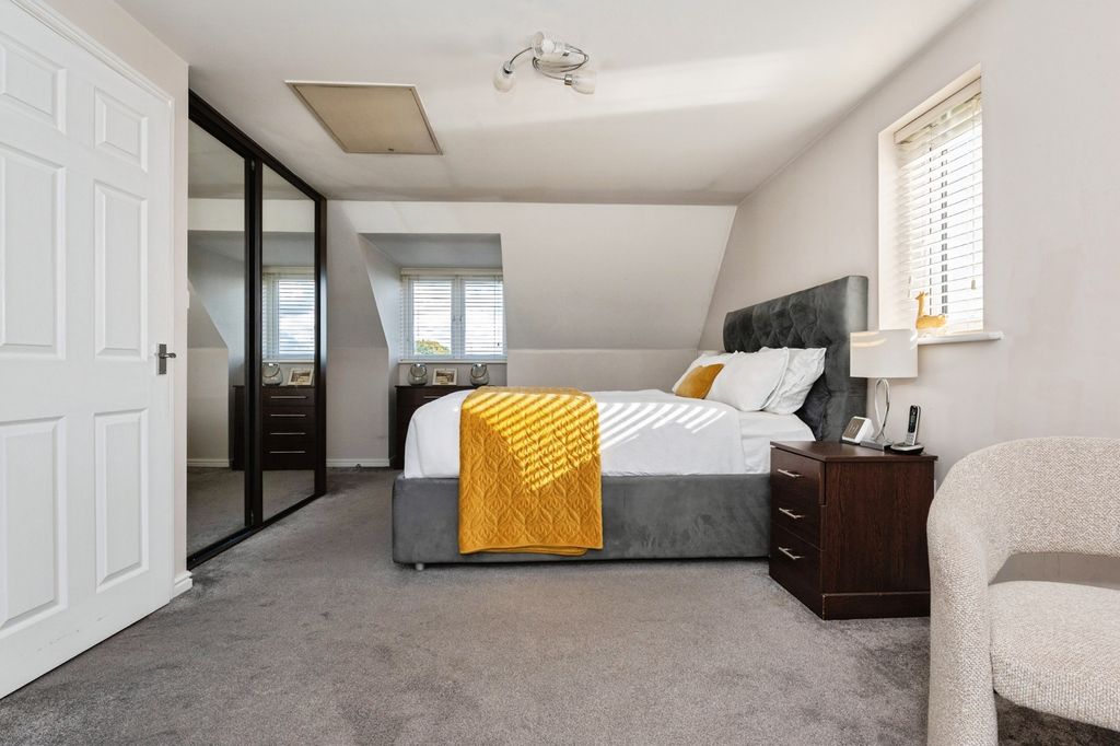 Property photo 2 of 19 Pbox-Img.Jpg