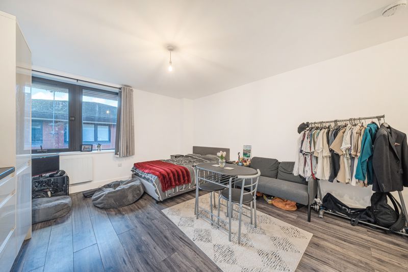 Property photo 3 of 6 Photo 8