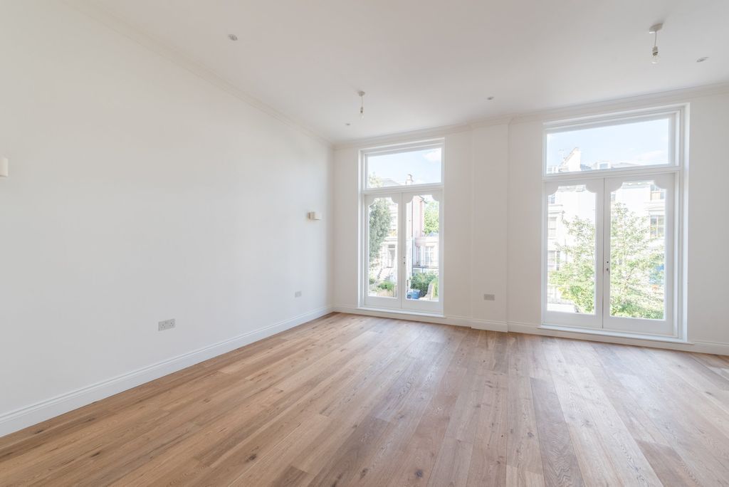 Property photo 2 of 9 Photo 02