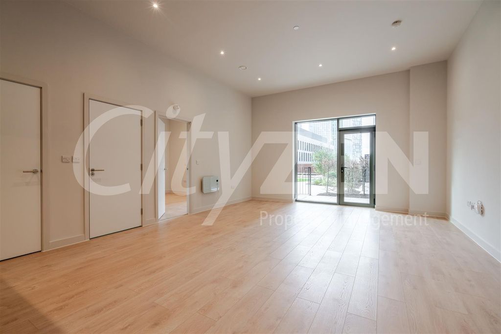 Property photo 2 of 33 Reception