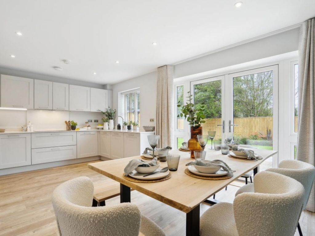 Property photo 2 of 10 Elgrove Gardens, Show Home, Kitchen And Dining