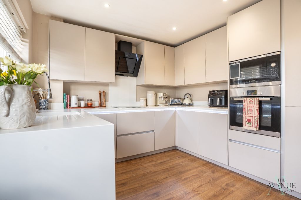 Property photo 1 of 18 4827622