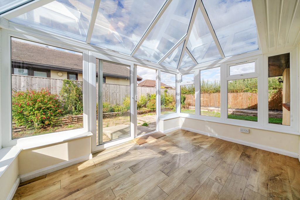 Property photo 3 of 10 Conservatory
