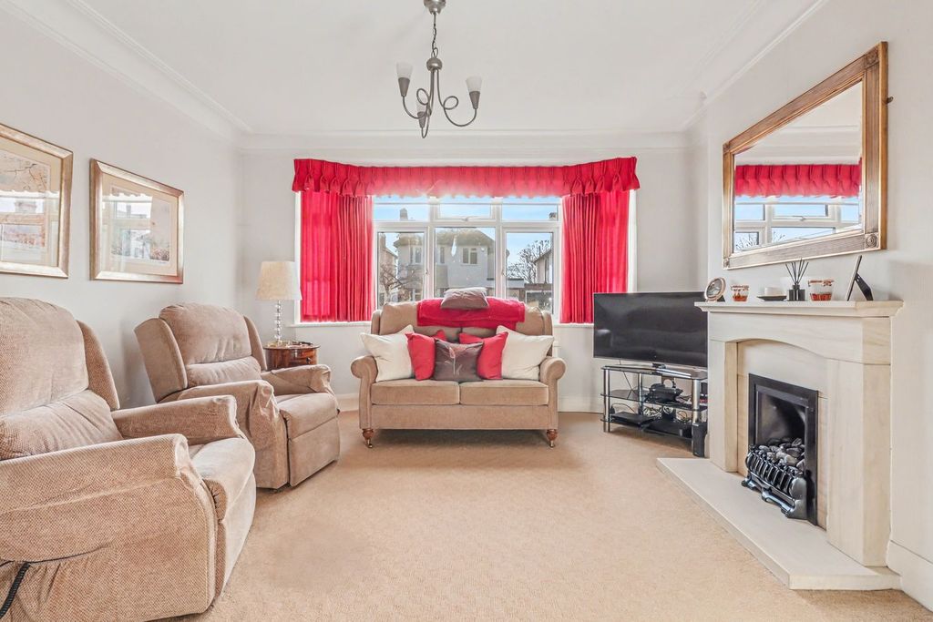 Property photo 2 of 18