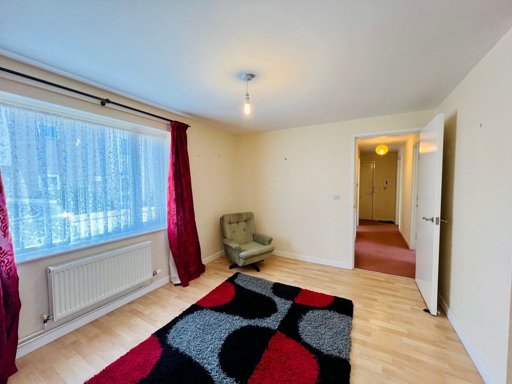 Property photo 3 of 16