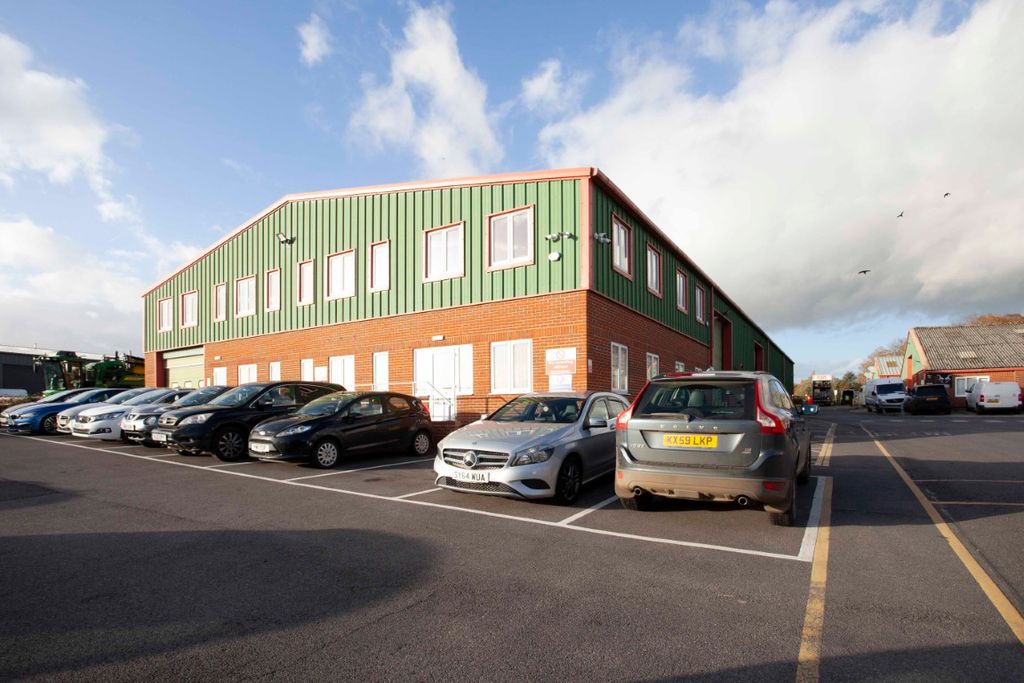 Property photo 2 of 6