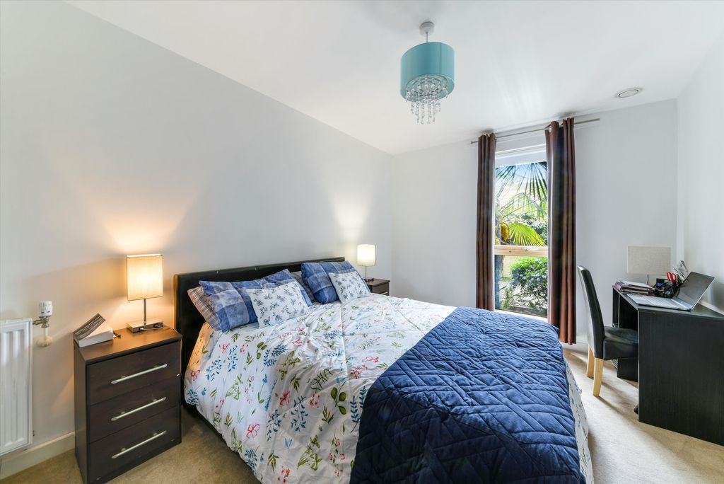 Property photo 2 of 12 Image